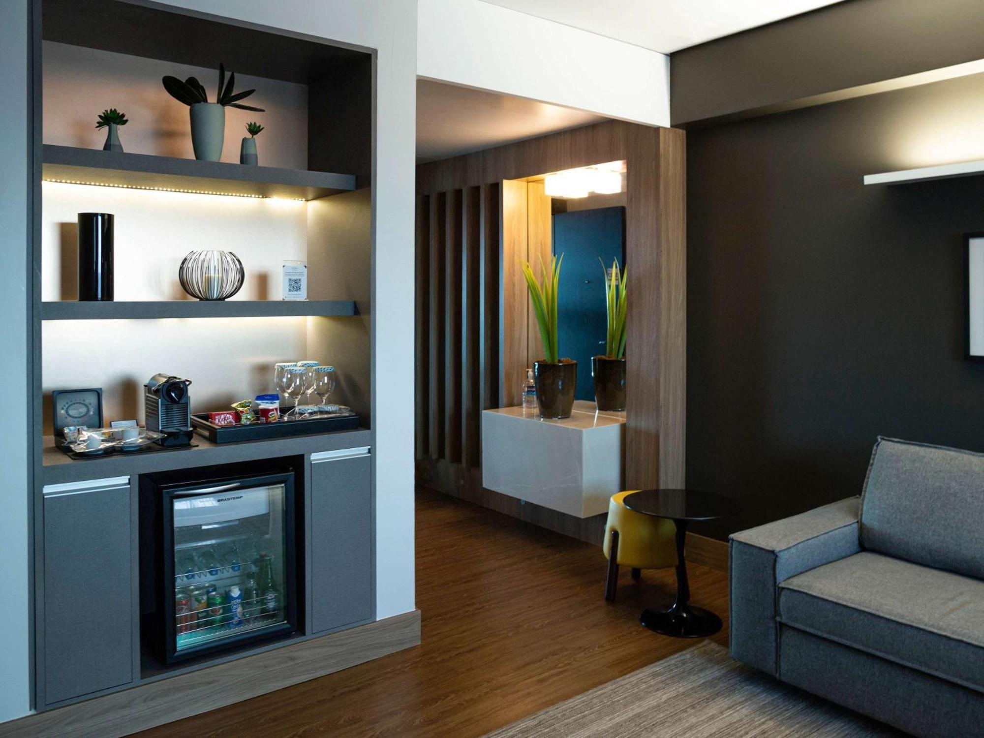 Hotel Mercure Plaza Shopping 4*
